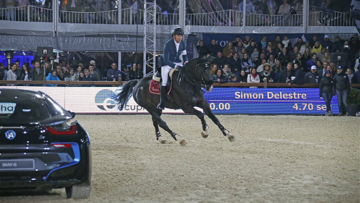 Delestre speeds round a corner in Antwerp
