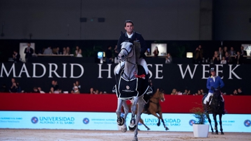 Sergio Álvarez Moya winner of the Alfonso X El Sabio University Trophy