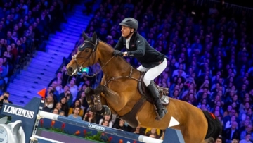 The Netherlands’ Marc Houtzager and Sterrehof’s Dante threw down an extraordinary performance to snatch victory in the twelfth leg of the Longines FEI Jumping World Cup™ 2019/2020 Western European League series on home ground in Amsterdam (NED) today.
