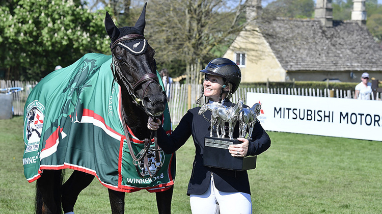 La belle Jonelle et Classic Moet, championne de Badminton 2018