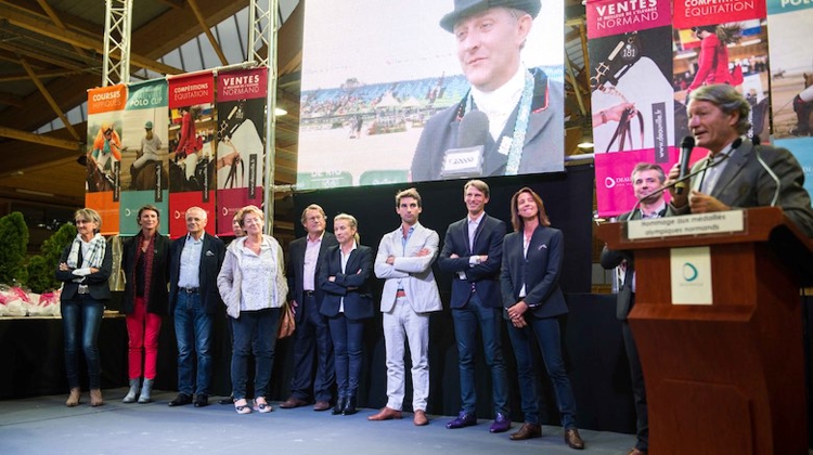 Philippe Augier, maire de Deauville, a salué les médaillés ainsi que les propriétaires de leurs chevaux.