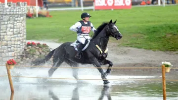 Michael Jung und Halunke liegen nach dem Cross weiter in Führung