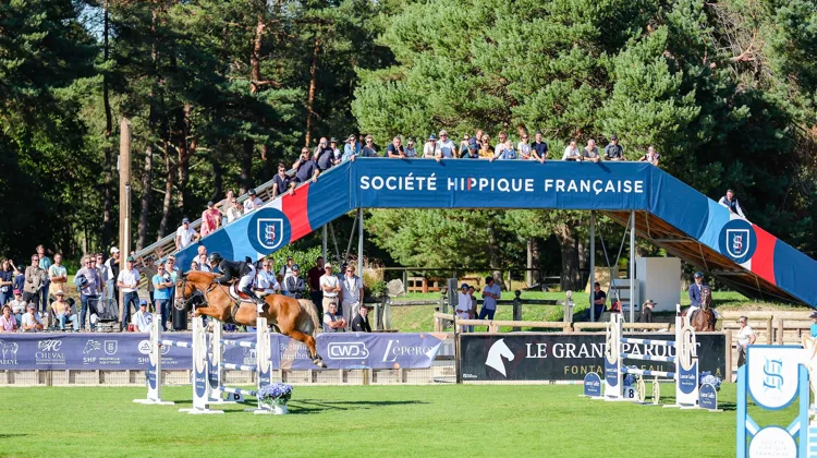 Vitrine de la filière française de formation et de valorisation des jeunes chevaux de saut d’obstacles, la Grande Semaine de l’élevage de Fontainebleau est une récompense pour des cavalières et cavaliers qui ne comptent ni leur temps ni leur énergie pour tenter de se distinguer.