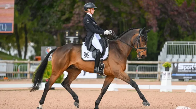 Yasmin Ingham a pris la tête du CCI 5*-L de Pau associée à Gypsie du Loir.