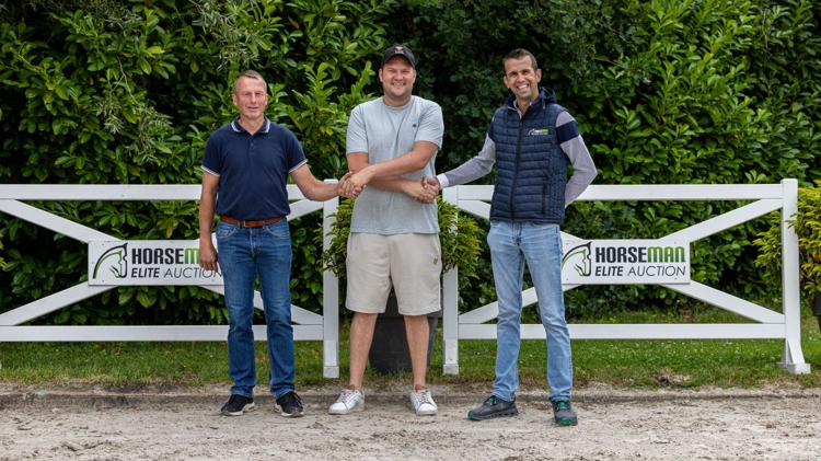 De organisatie van Horseman Elite Auction samen met Jess Van Weert