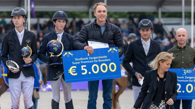 Bert Stoop tijdens de huldiging afgelopen zondag