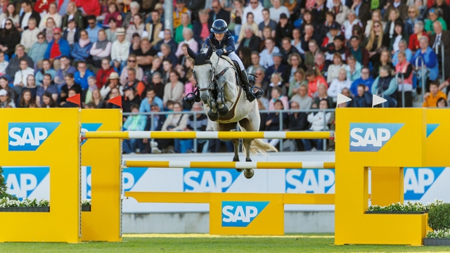 Petronella Andersson en Opaline de W&S