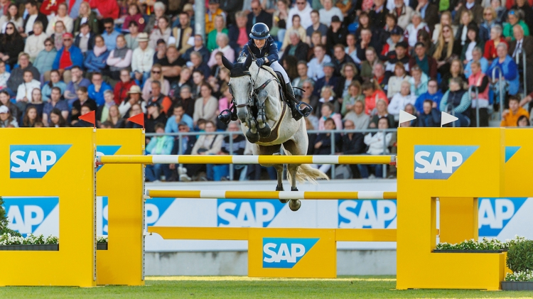 Petronella Andersson en Opaline de W&S