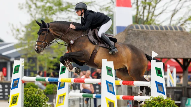Yana Jansegers blinkt uit met overwinning en podiumplaats in Deurne