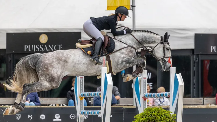 Anouk Devos sprong naar een tweede plek in de Grote Prijs