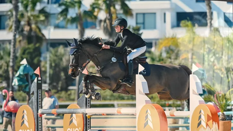 13-jarige Louise De Clerck maakt indruk op Mediterranean Equestrian Tour