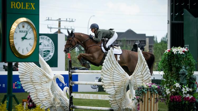 En selle sur le bien nommé Fasther, l’Américaine Lillie Keenan s’est imposée cette nuit dans l’épreuve majeure du week-end au CSI 5* de Calgary, le Grand Prix. 