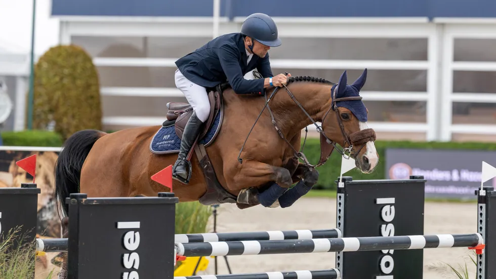 Wilm Vermeir zette de toon op de openingsdag van de Sunshine Tour door de 1m30-rubriek te winnen