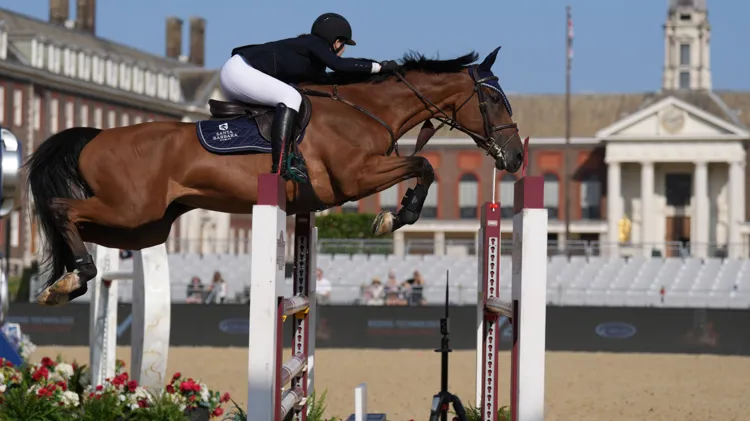 Queena wint 2* Grote Prijs van Oudsbergen