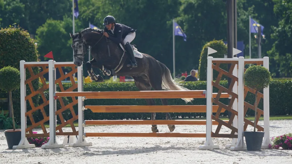 Almaro Z springt naar winst in Youngster Tour van Bonheiden