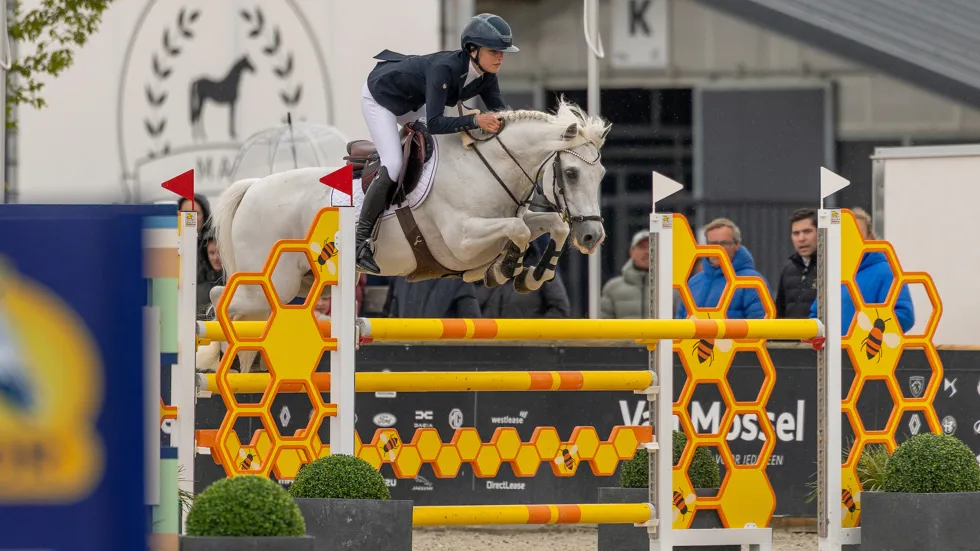 Elise Thirion en Dance Floor du Cauroy sprongen naar zilver