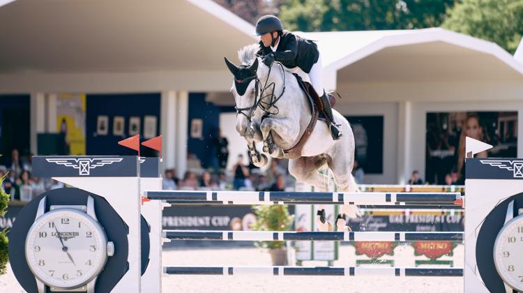 Avec Make my Day Z du Gèvres, Marc Dilasser s'est offert la victoire de l'UAE President Cup aujourd'hui au CSI 5* de Paris.