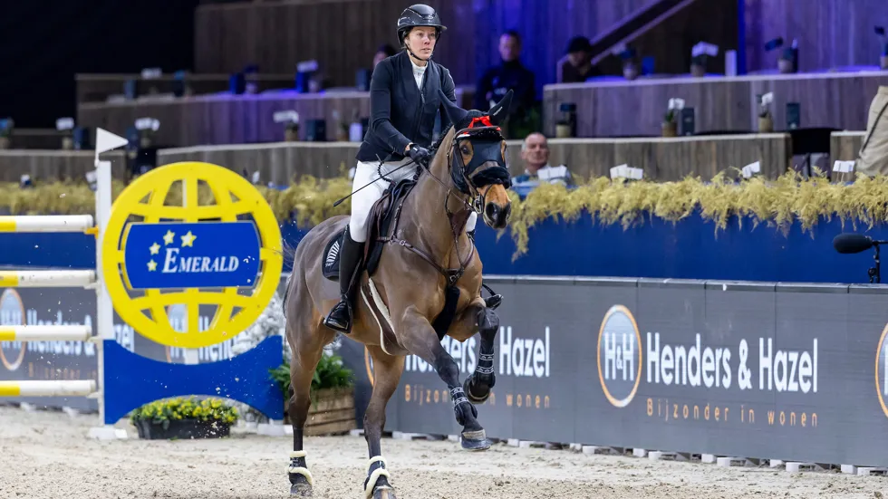 Gudrun Patteet en Sea Coast Chica V.V. Z