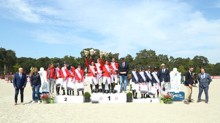 À Fontainebleau, la France a terminé troisième de la Coupe des nations Jeunes cavaliers derrière la Suisse et la Belgique.