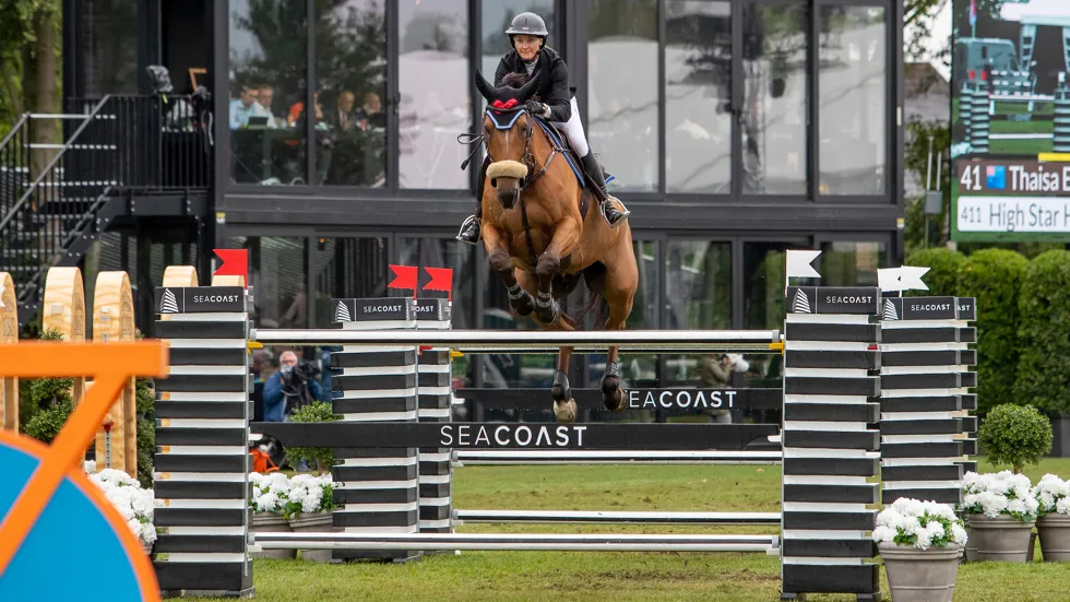 High Star Hero met zijn vorige amazone