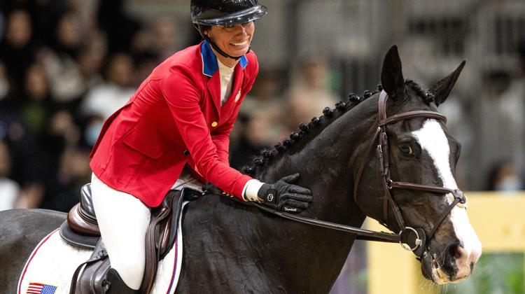 Moins de deux heures après avoir été remarquable lors de la finale de la Coupe du monde Longines, le 18 avril, Chromatic BF s’est effondré au box.