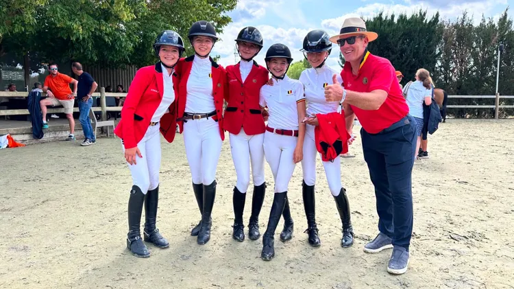 Brons voor de pony's