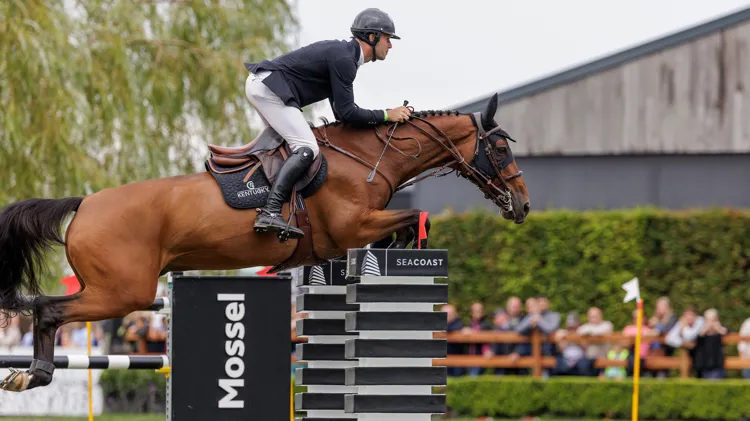 Constant Van Paesschen flitst naar winst in Sharjah