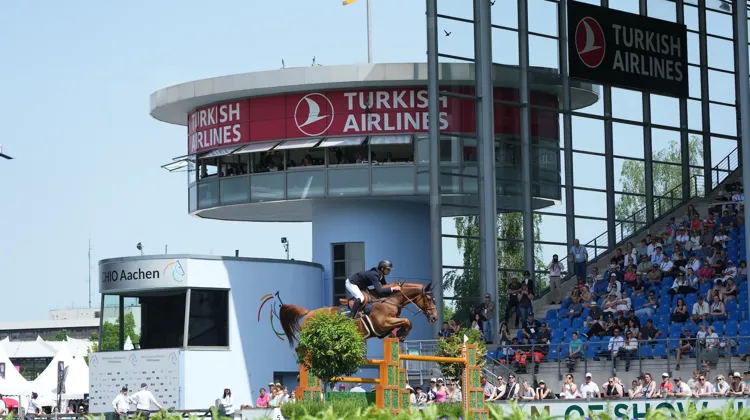 L’équipe de France, dont faisait partie Antoine Ermann, a remporté la Coupe des nations Barrière du CSIO 5* de La Baule.