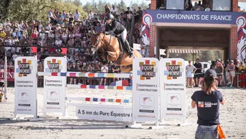 Lilou Calvière et Décibelle Bautheac dans l'As Poney Élite Excellence.