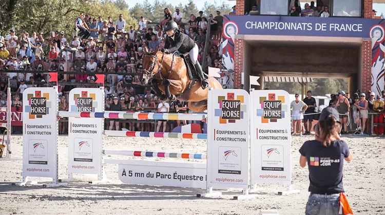 Lilou Calvière et Décibelle Bautheac dans l'As Poney Élite Excellence.