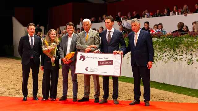 Kopers van over de hele wereld investeerden in in Nederland gefokte en opgeleide talenten, terwijl beide veilingen recordprijzen noteerden. 