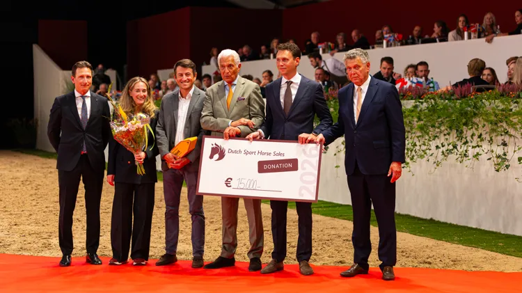 Kopers van over de hele wereld investeerden in in Nederland gefokte en opgeleide talenten, terwijl beide veilingen recordprijzen noteerden. 