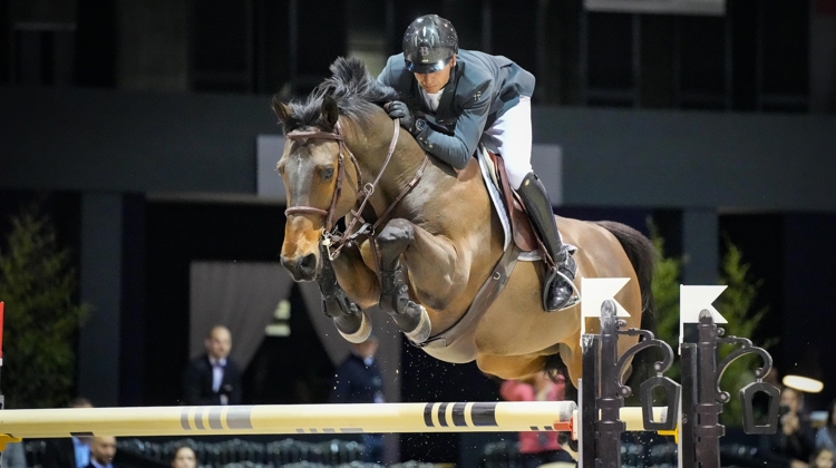 Julien Épaillard et Donatello d'Auge ont été les meilleurs ce soir dans la première épreuve majeure du CSI 5*-W de Bordeaux.