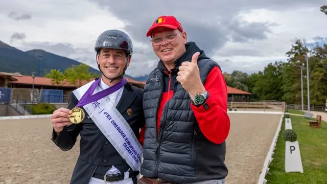 Justin Verboomen met chef d'equipe Jeroen Van Lent