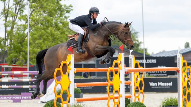 Louis Lambrecht wint 1m45-rubriek in Vejer de la Frontera