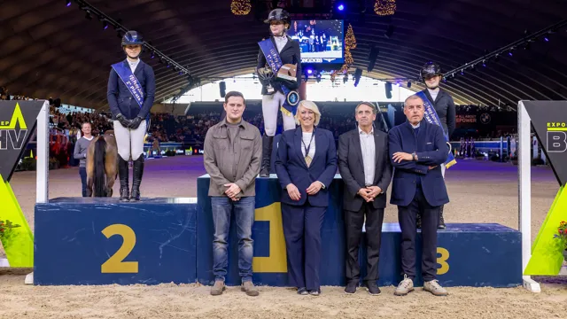 Een podium vol met jonge talentvolle amazones