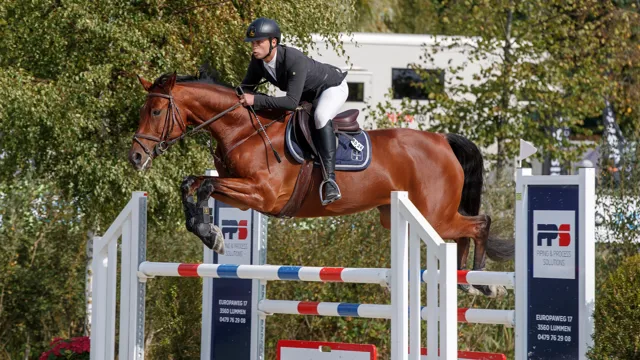 Cedric De Vleeschauwer wint goud in de springklasse Zwaar