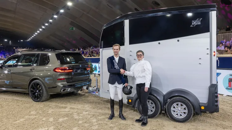 Gilles Thomas kreeg naast een BMW in de World Cup ook nog een Ifor Williams trailer mee naar huis