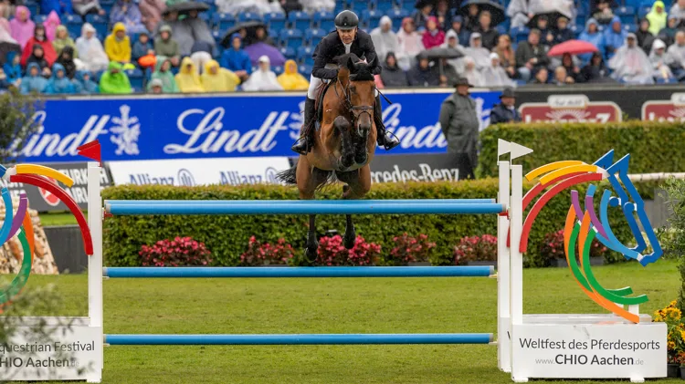 Quatro van de Meerputhoeve met zijn vorige ruiter Mario Deslauriers
