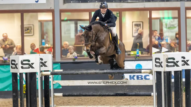Marie Caluwe wint 1m20-reeks tijdens selectie in Torhout