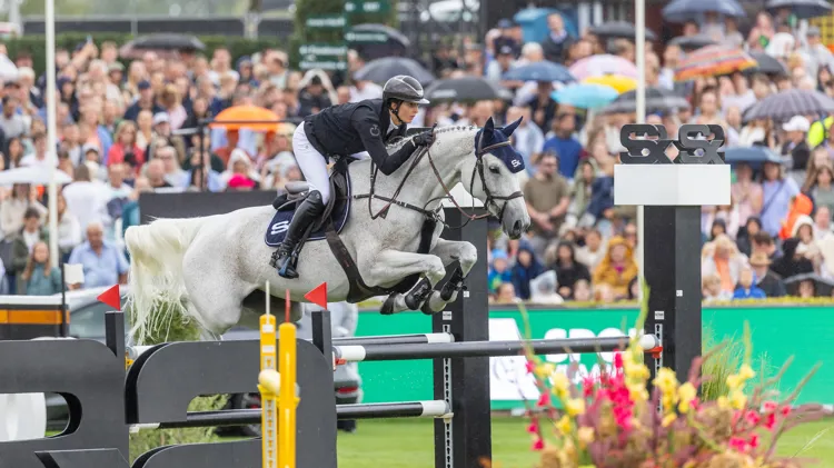 Twee nieuwe sterren verhuizen van Wolvertem naar Frankrijk, waaronder deze Naf Naf DMC