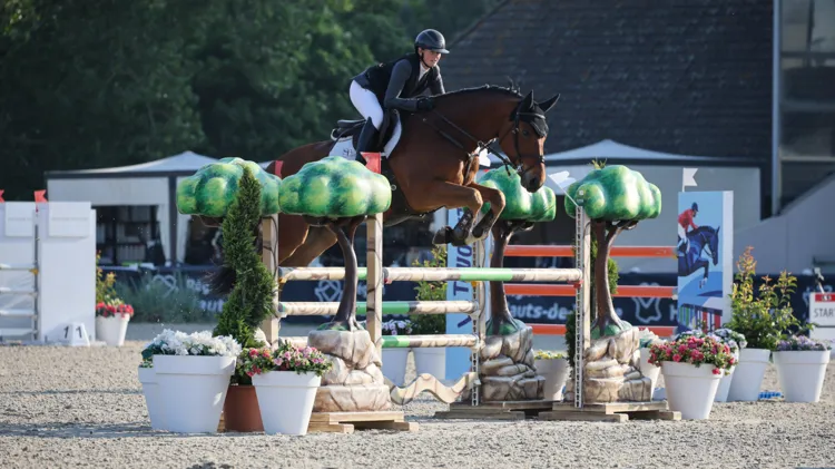 Baeten doorbreekt Van Hoydonck-reeks in finale voor jonge paarden