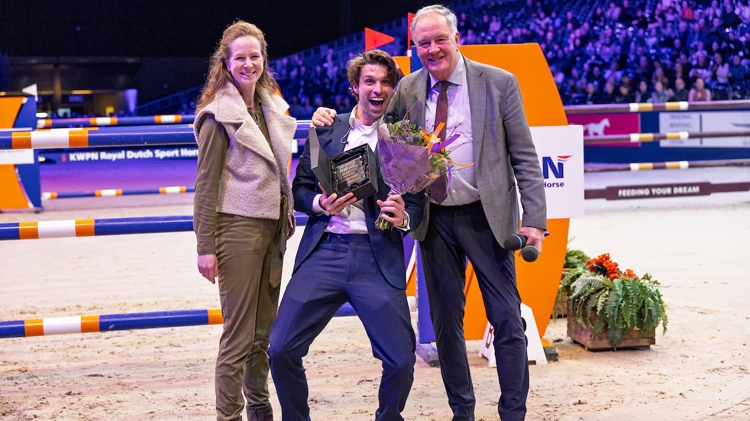 Chris de Heer tijdens de huldiging