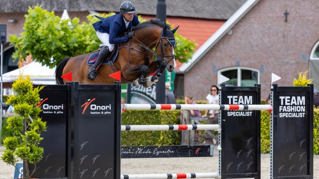 Pim Mulder wil zelf op scherp staan op CSI Ommen. Hij begon alvast met een tweede prijs in het 1.50m springen op donderdag met Kentucky Balia NL