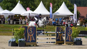 Manon Royer, aux commandes de Gentiane Planchette, décroche la deuxième place du classement individuel provisoire des championnats d’Europe dans la catégorie Enfants.