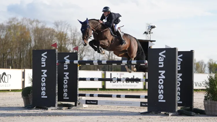 Lukaku vd Bisschop leidt BWP-overwinning in 1m45-proef