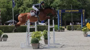 Charlotte Degeest en Noxx van de Molen Z tijdens de laatste manche in Lanaken