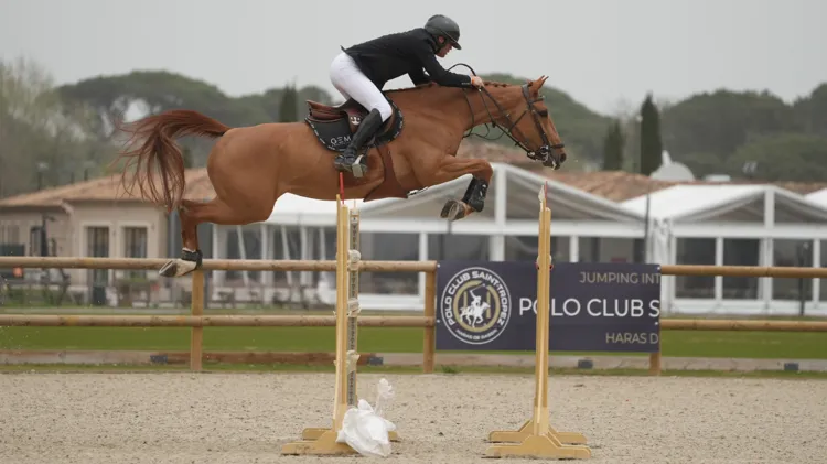 Quinine van de Peerdebos naar winst in Longines rankingproef