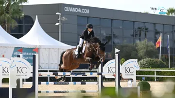 KC Leasing accompagne les cavaliers ambitieux en compétition avec des chevaux expérimentés pour accélérer leur progression.