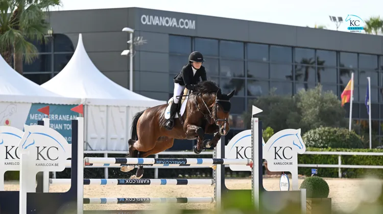 KC Leasing accompagne les cavaliers ambitieux en compétition avec des chevaux expérimentés pour accélérer leur progression.